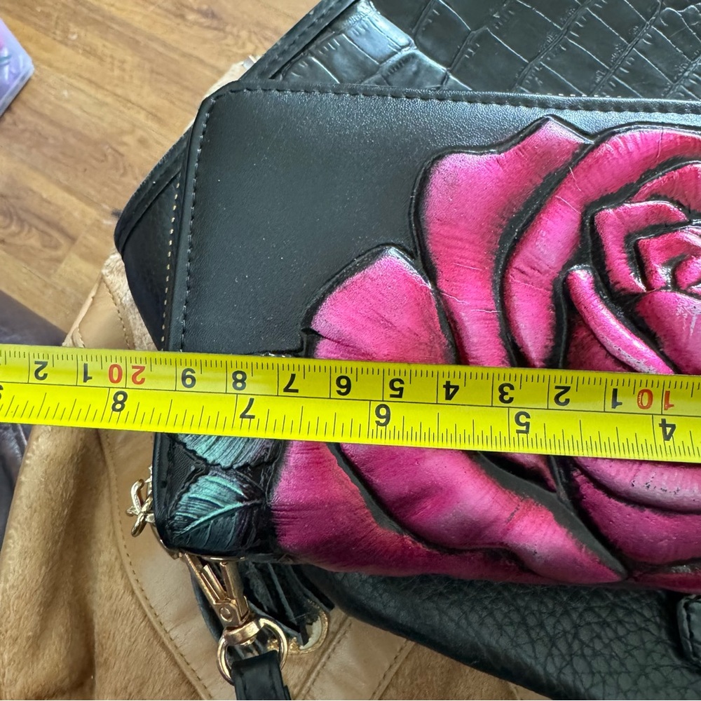 Rose Wallet - Picture 10 of 11